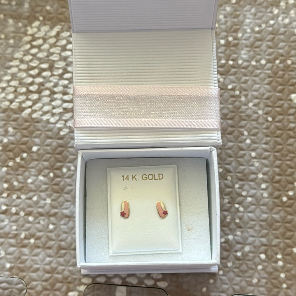 Never worn infant or toddler ballet slipper earrings 14K gold